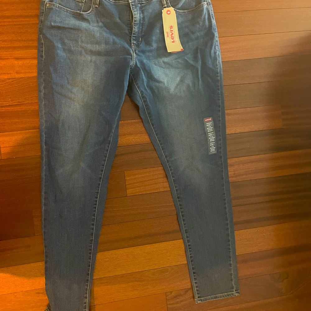 Levi's 310 plus size skinny jeans.